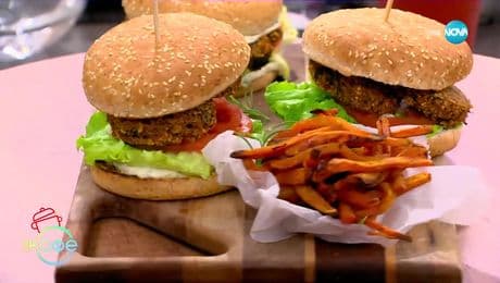 изображение на Рецептата днес: Постен бургер със сладки картофи и таханов сос - „На кафе“ (07.03.2025)