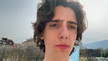 изображение на МАЙКИТЕ: Видео дневници на Никола | част от кампанията „Бъди до мен“