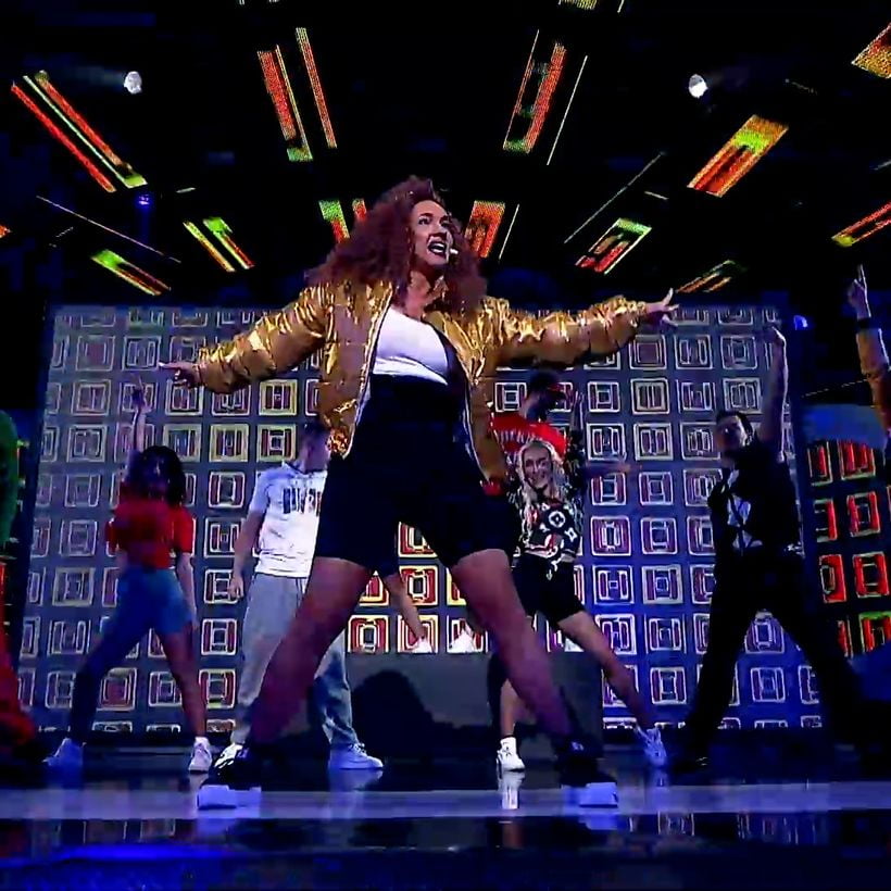 Алекс Раева като Technotronic - Pump Up The Jam | Като две капки вода