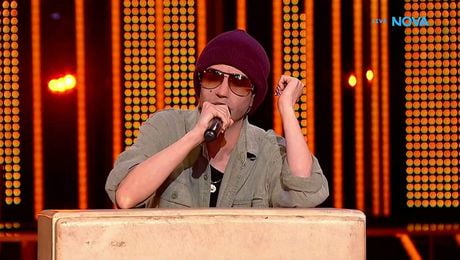 изображение на Бабинова като Enrique Iglesias - Hero | Като две капки вода